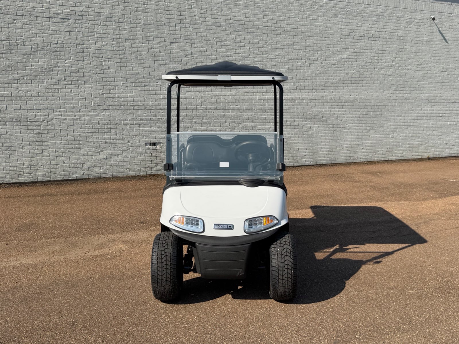 2026 E-Z-GO RXV Elite 4-Passenger Electric Golf Cart - White - Certified Pre-Owned - Samsung Lithium Battery - front - Jane's Golf Carts Pearl MS